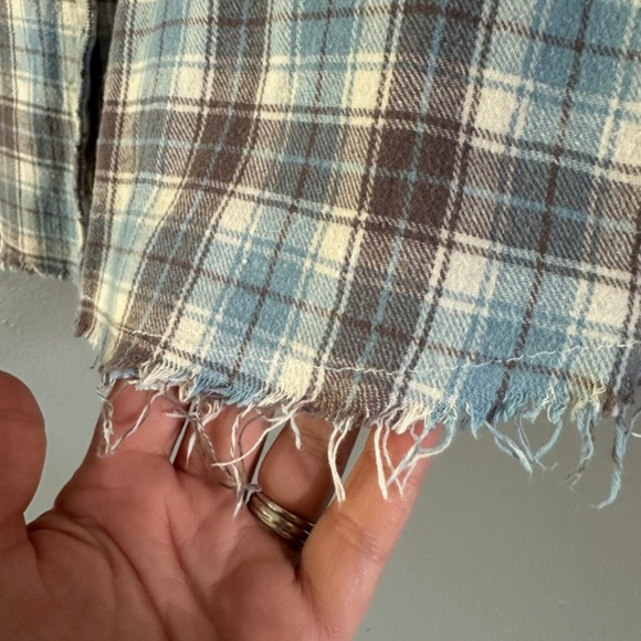 MM VIntage Long Sleeve Button Down Embroidered Flowers | Blue‎ Plaid Floral - Picture 2 of 9